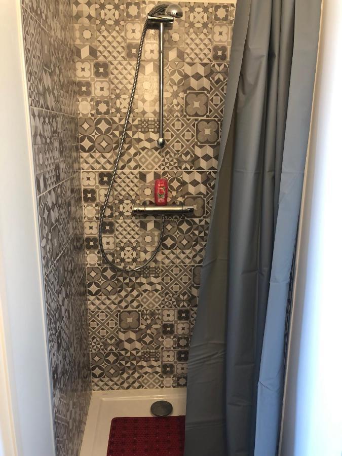 Grande Chambre 14 M2 Avec Salle De Bain Privative A Nanterre Prefecture Proche La Defense Arena Campus Sncf Et Paris Eksteriør billede